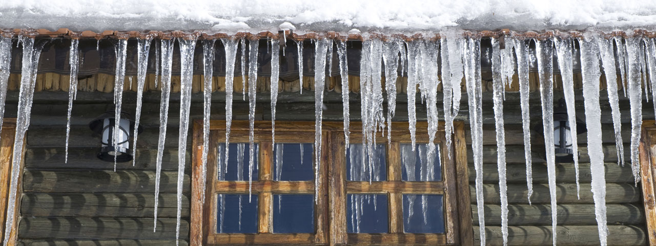 spray foam prevents ice dams by providing proper insulation in Oshawa attic spaces